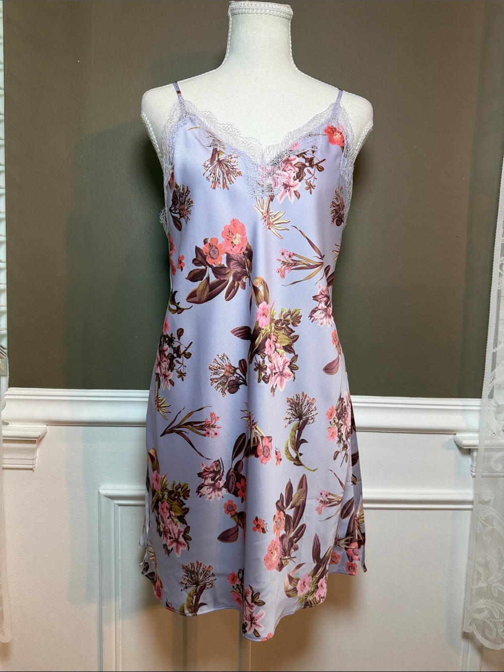 Victoria’s Secret Lilac Floral Slip Dress Lace Trim M NWT Satin